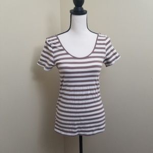 ⭐ Old Navy Scoop Neck Striped Tee  Open Back